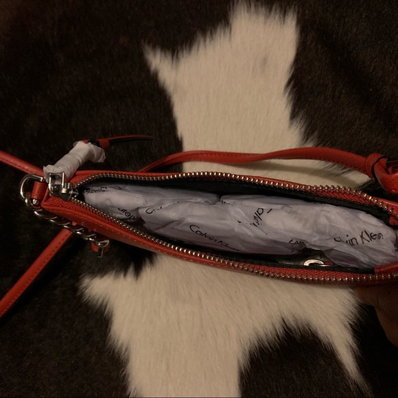 Calvin Klein Hayden Saffiano chain crossbody - Picture 2 of 4